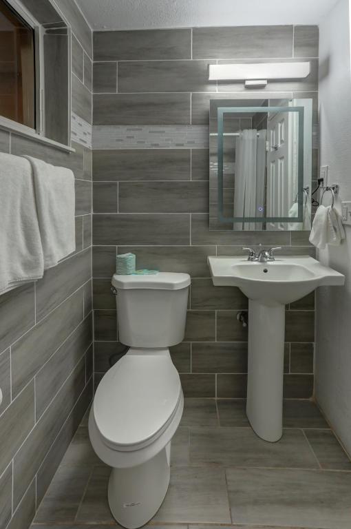 Beach and Town Motel