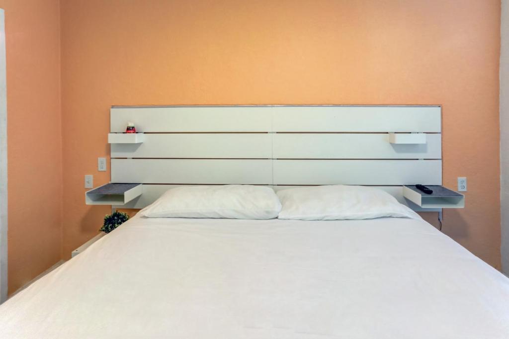 Beach and Town Motel