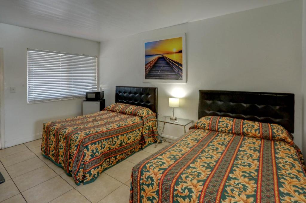 Beach and Town Motel