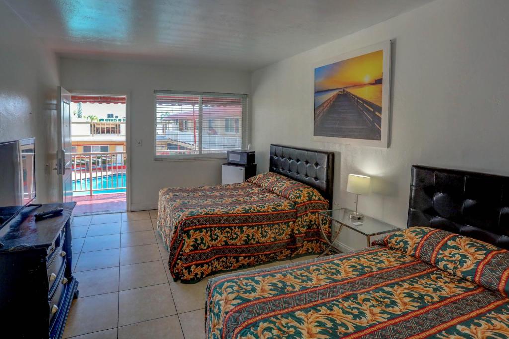 Beach and Town Motel