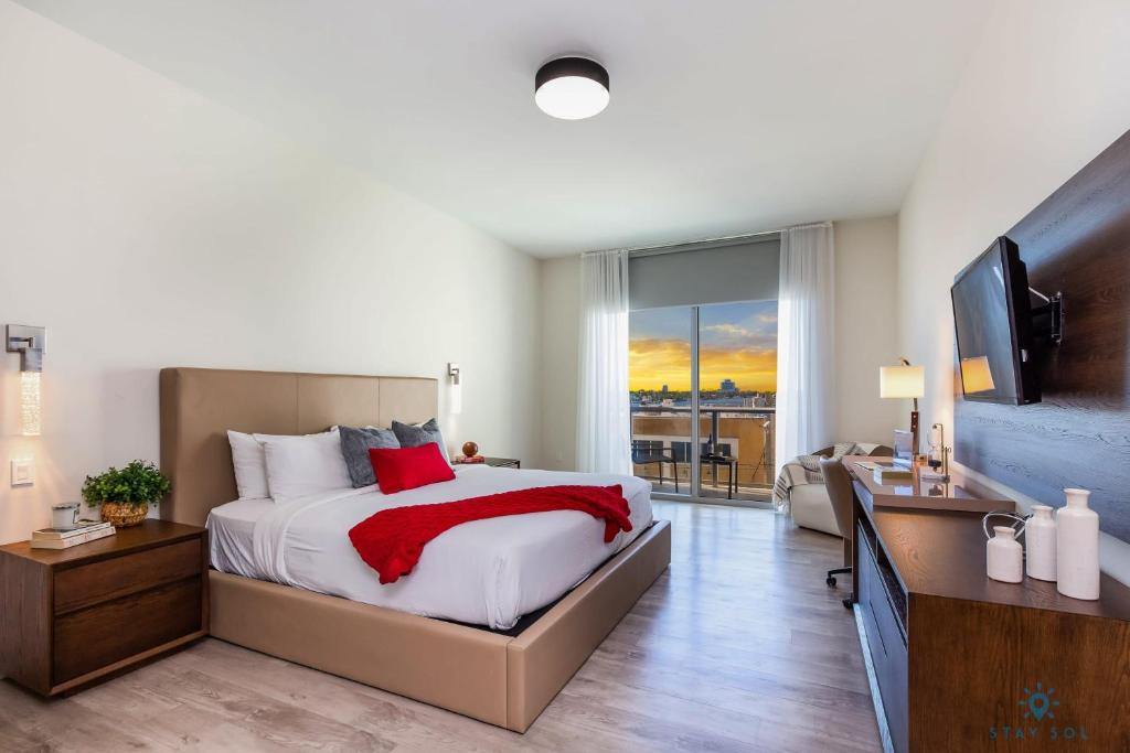 Costa Hollywood Beach