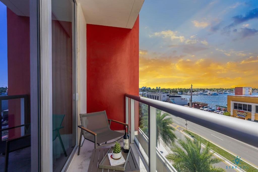 Costa Hollywood Beach