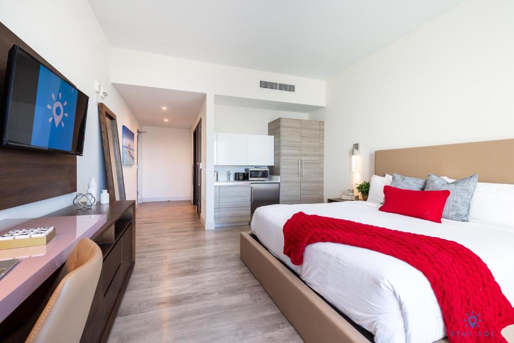 Costa Hollywood Beach