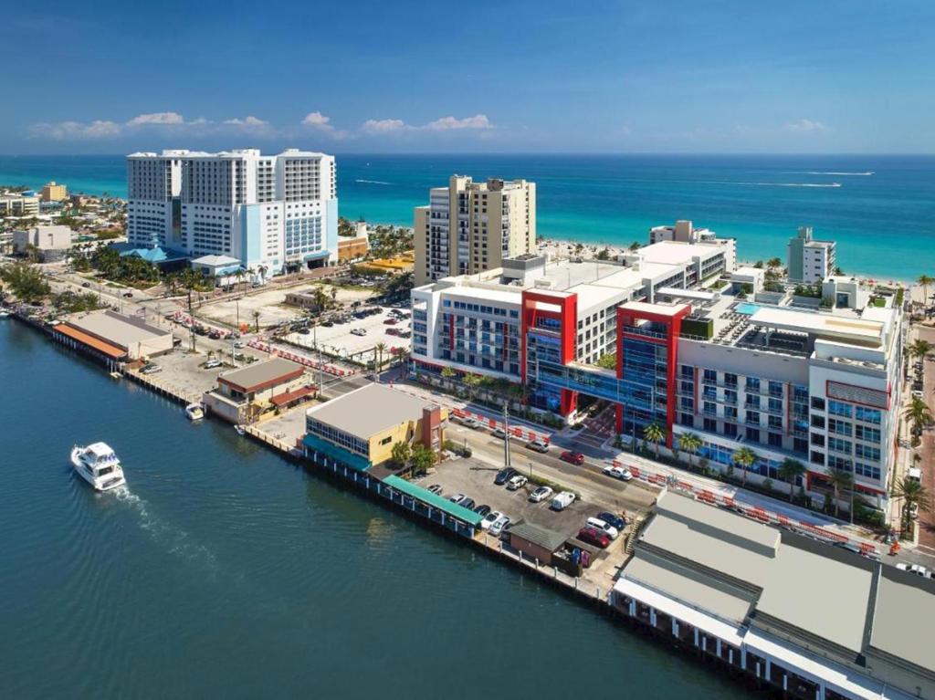 Hollywood Studios Condo Costa