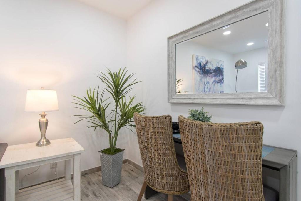 Modern apartment wking bed steps to beach