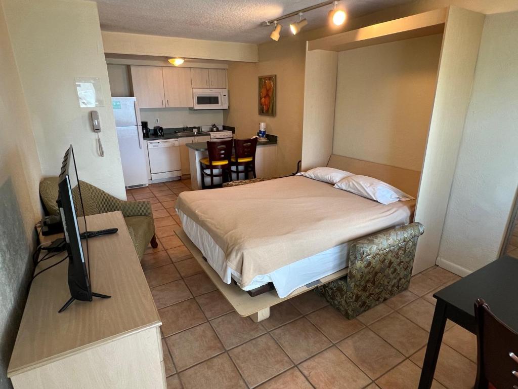 Enchanted Isle Hollywood Beach Resort