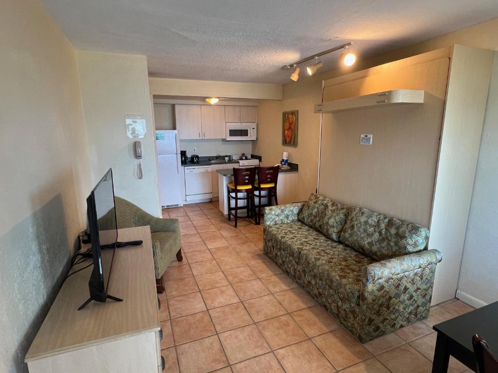 Enchanted Isle Hollywood Beach Resort