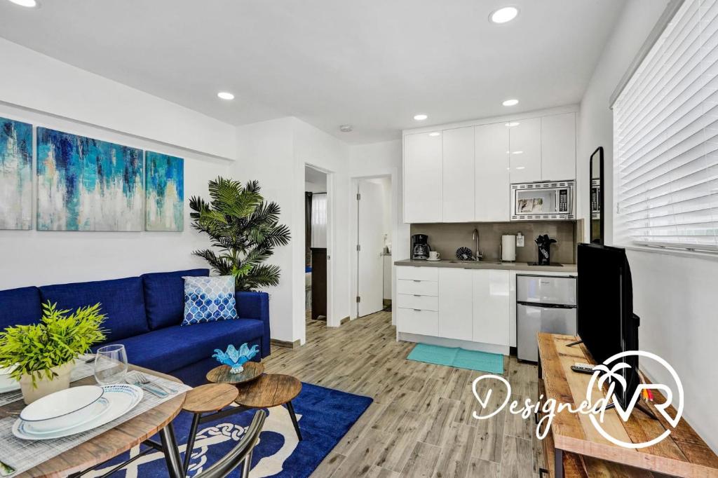 Cozy studio wbeach boardwalk steps kitchen