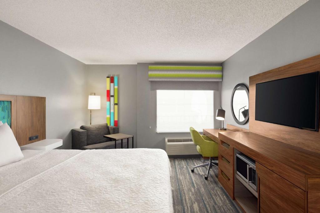 Hampton Inn & Suites Fort Lauderdale Airport