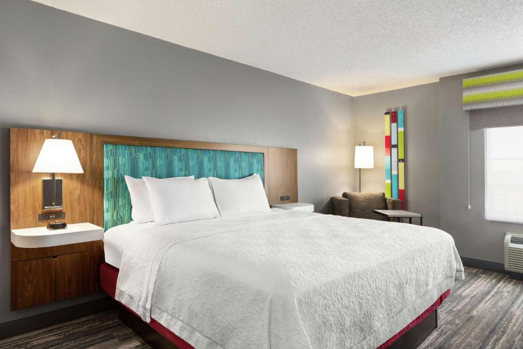 Hampton Inn & Suites Fort Lauderdale Airport