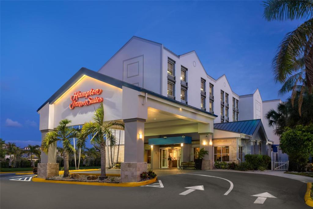 Hampton Inn & Suites Fort Lauderdale Airport