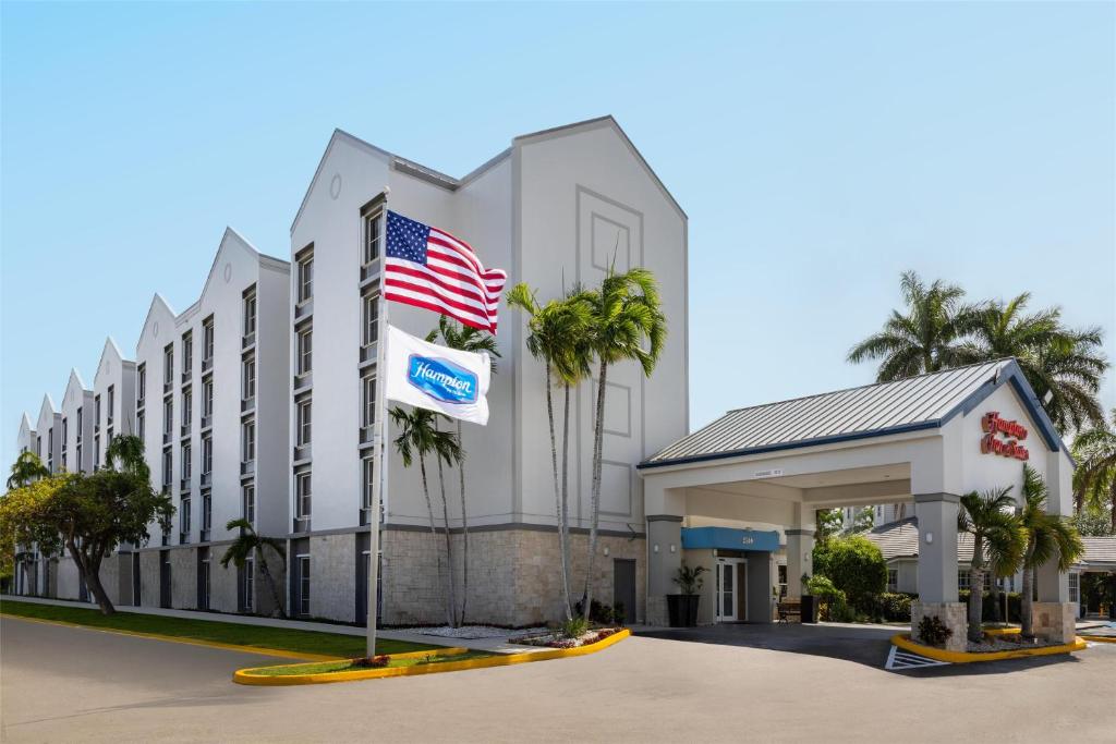 Hampton Inn & Suites Fort Lauderdale Airport