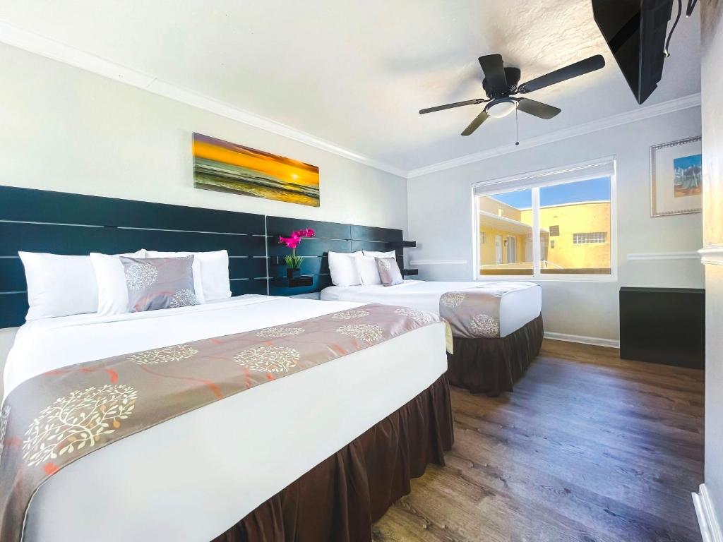 Hollywood Beach Seaside