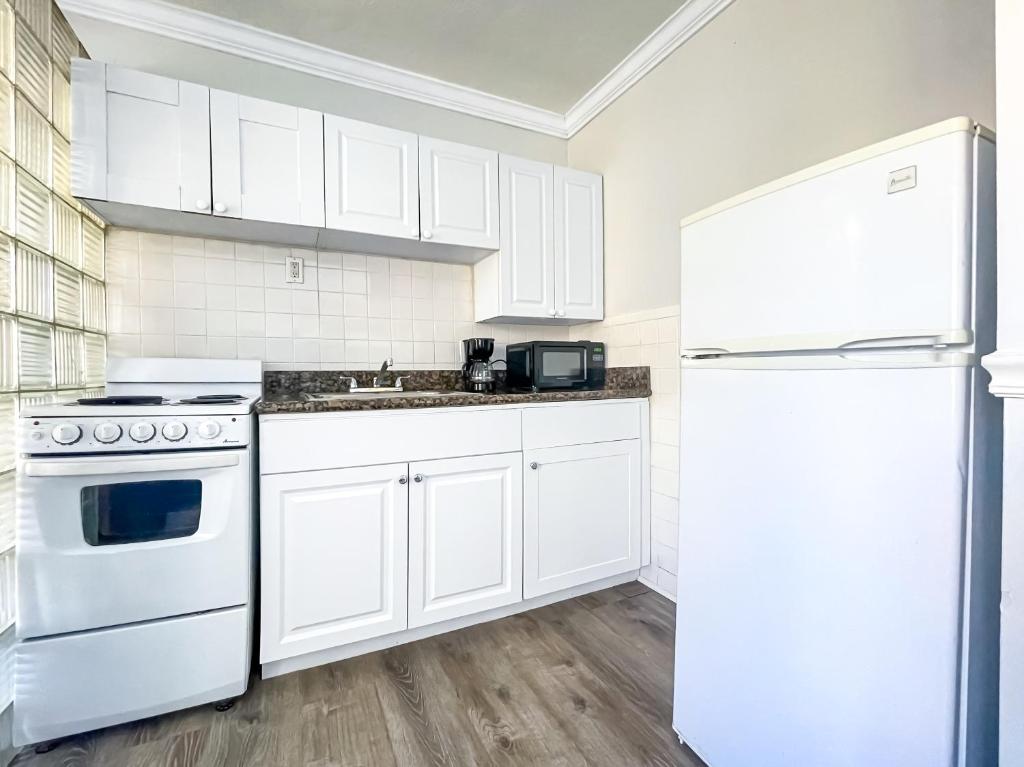 Hollywood Beach Seaside