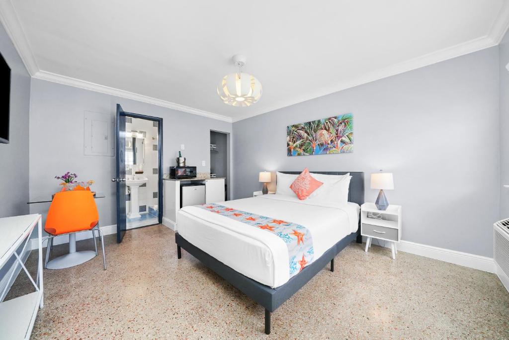 Hollywood Beach Suites and Hotel