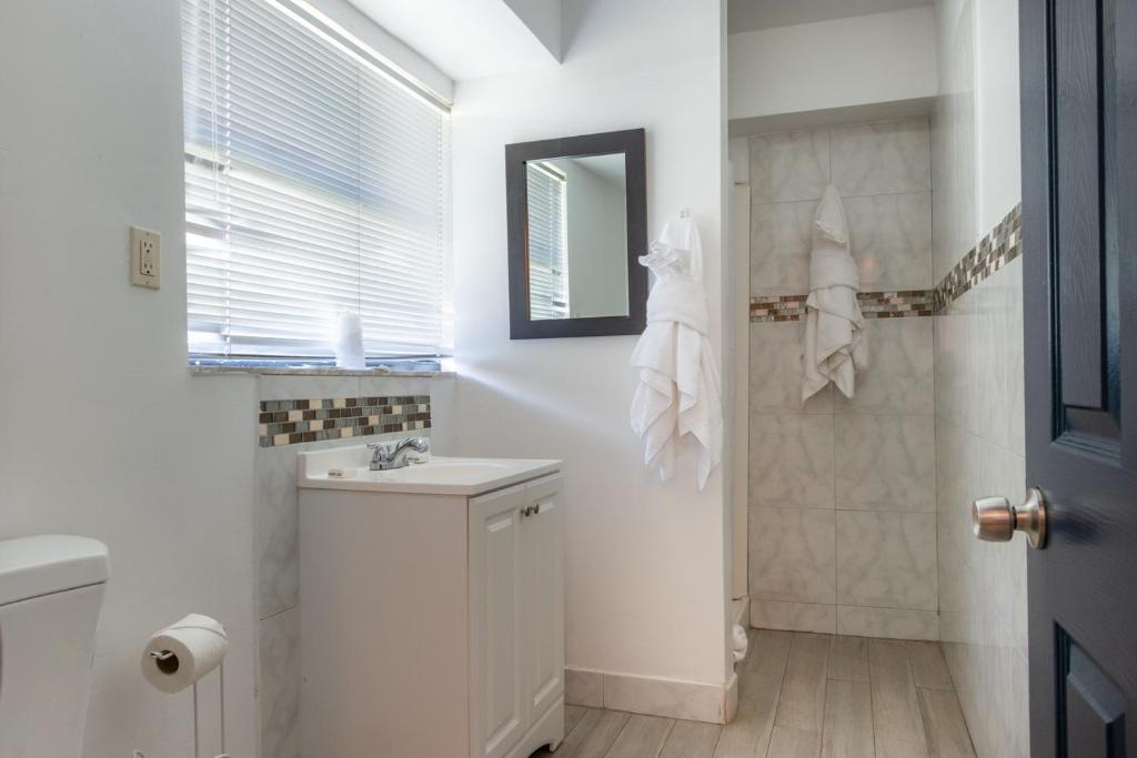 Hollywood Beach Suites and Hotel