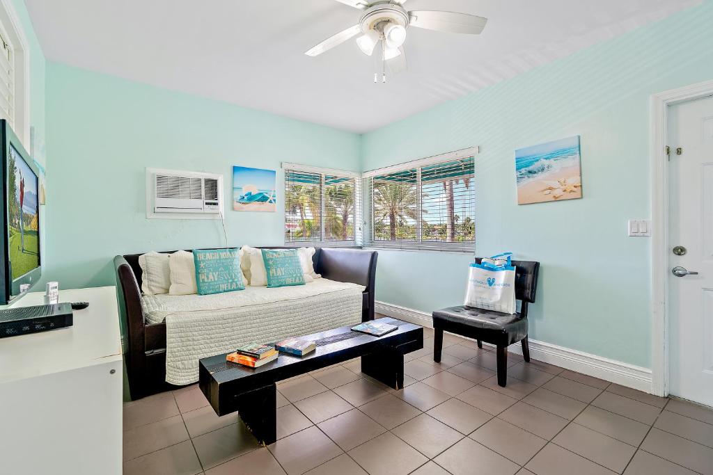 Hollywood Beachside Boutique Suite