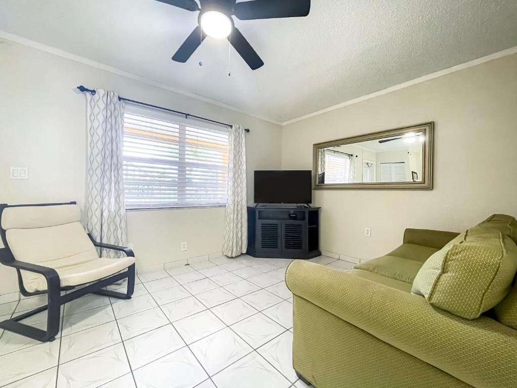 Hollywood by the Sea