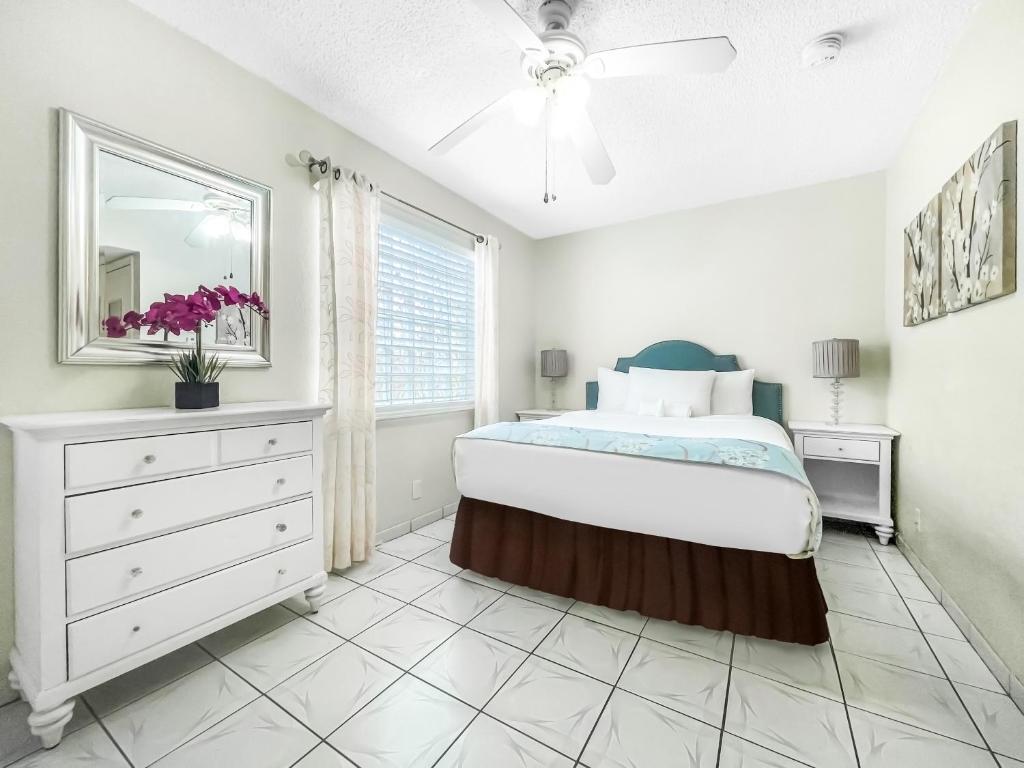 Hollywood by the Sea