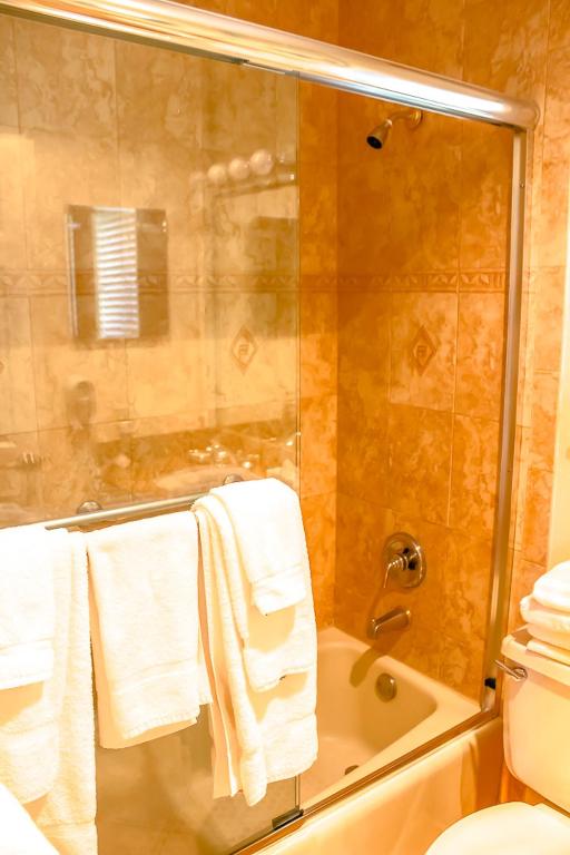 Hollywood Sands Resort