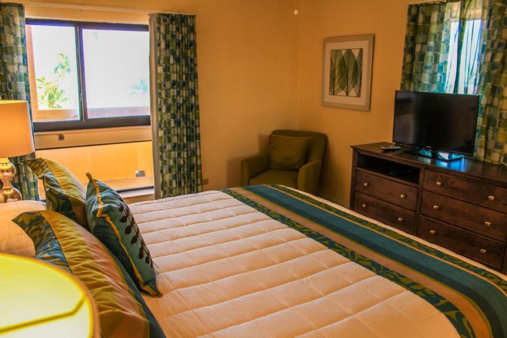 Hollywood Sands Resort