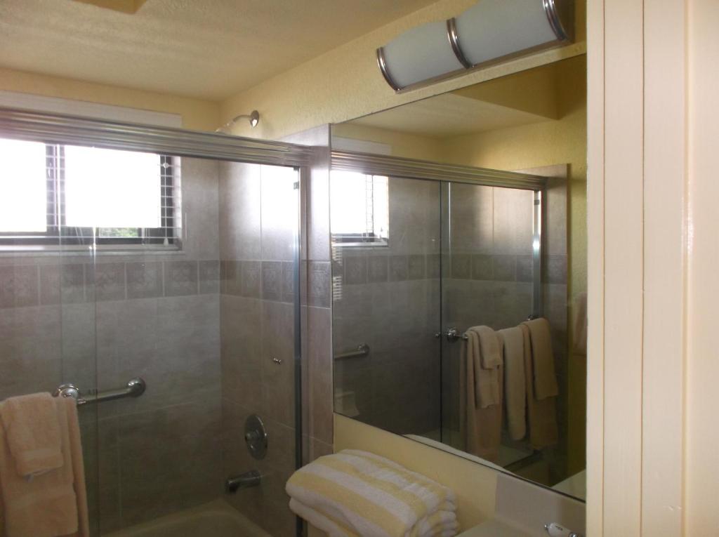 Hollywood Sands Resort