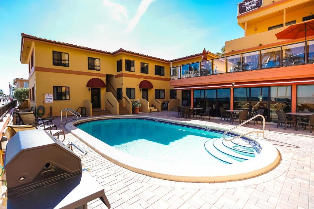 Hollywood Sands Resort