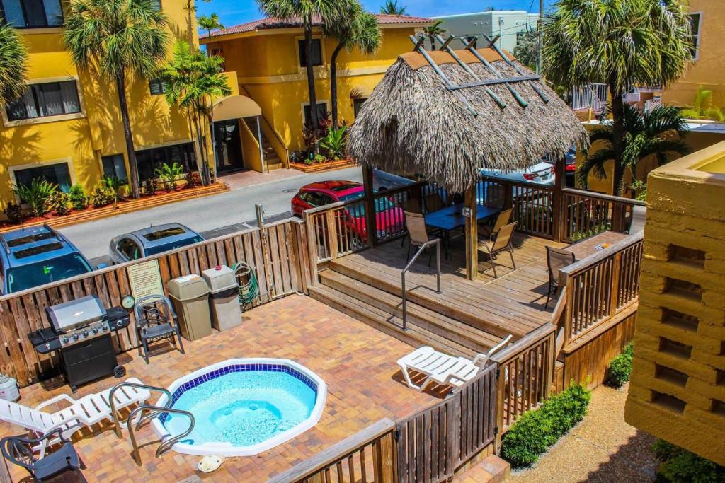 Hollywood Sands Resort