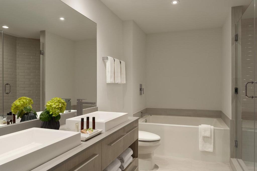 Hyde Beach by Zelloo