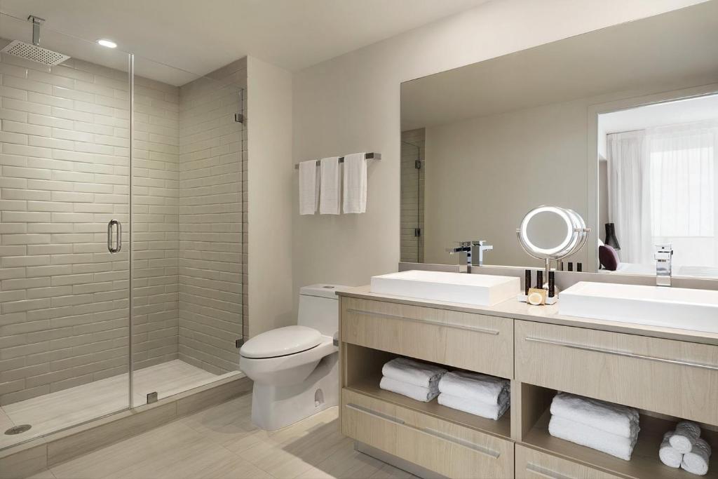 Hyde Beach by Zelloo