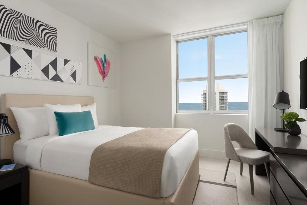 Hyde Beach by Zelloo