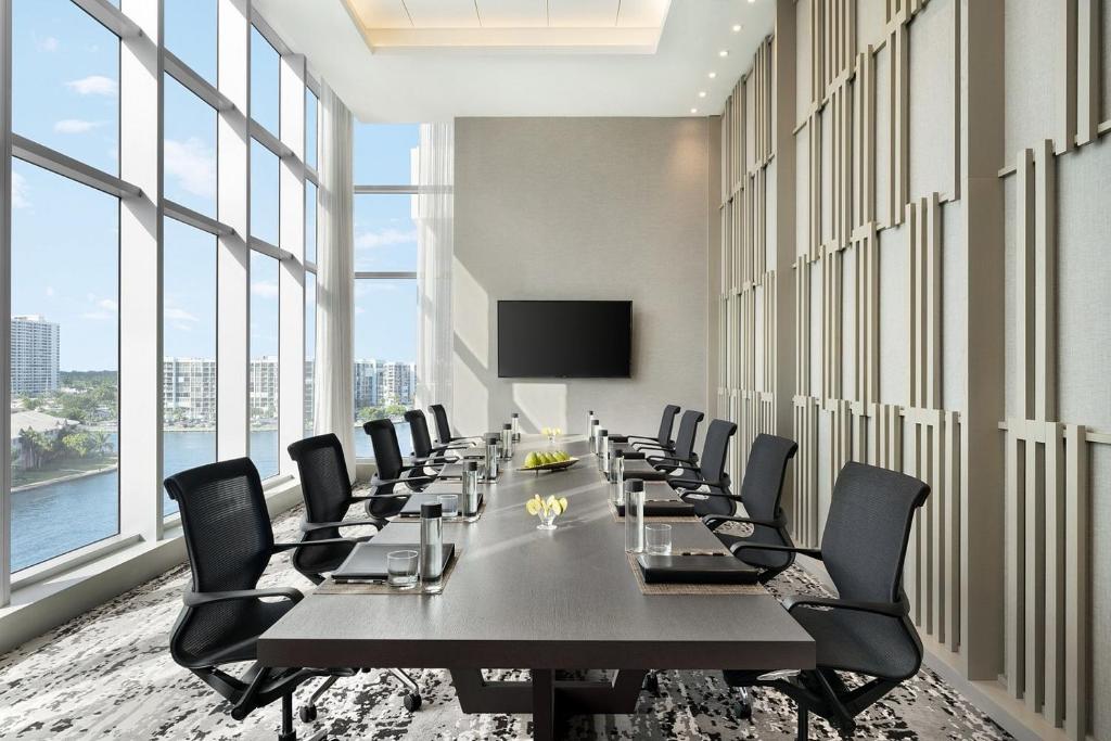 Hyde Beach by Zelloo