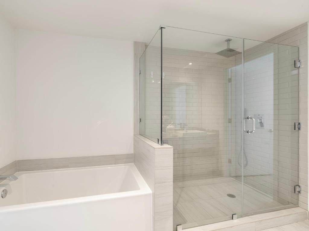 Modern Waterfront Retreat with Scenic Views