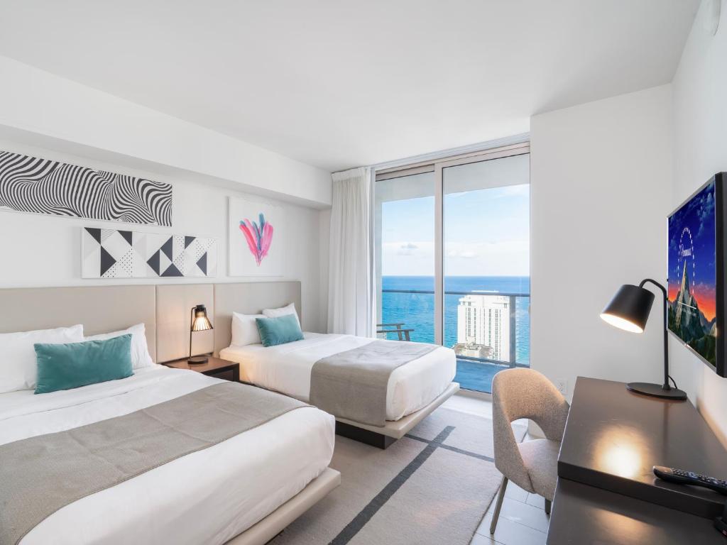 Modern Waterfront Retreat with Scenic Views