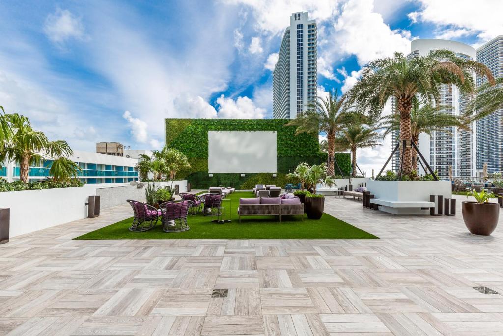 Hyde Beach House Hollywood Private Suites