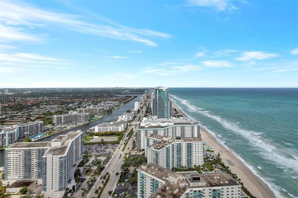 Penthouse Condo at Lyfe Resort and Residences