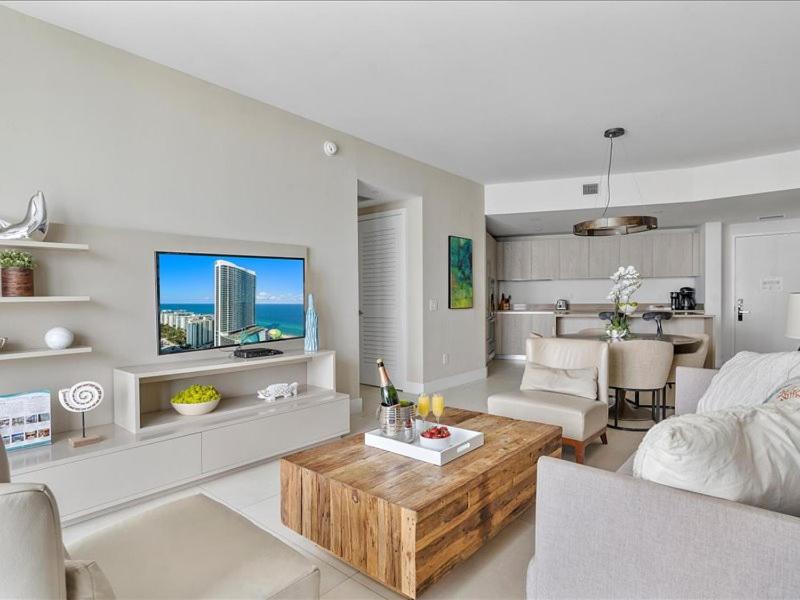 Beachside Contemporary Residence in Lyfe