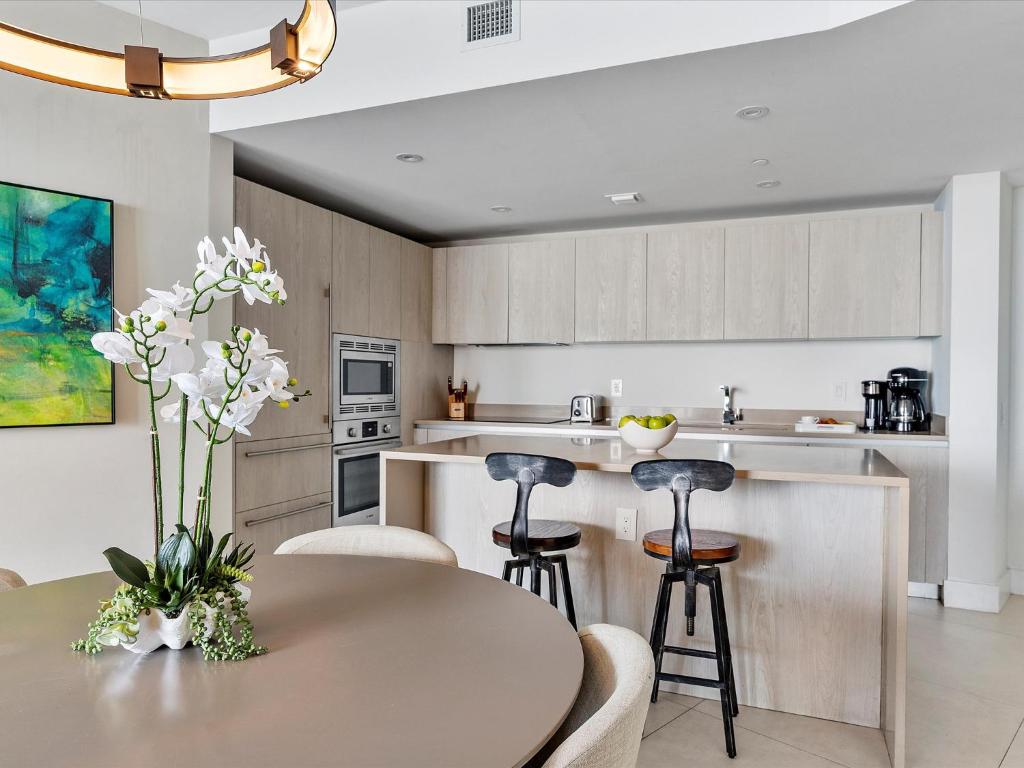 Beachside Contemporary Residence in Lyfe