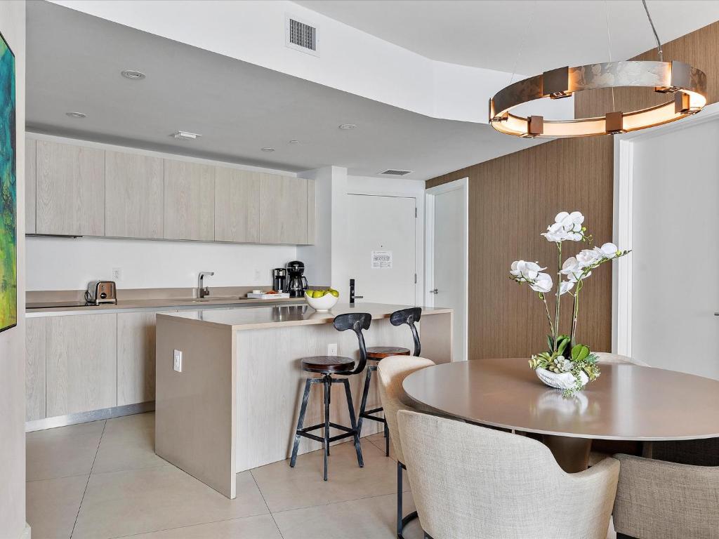 Beachside Contemporary Residence in Lyfe