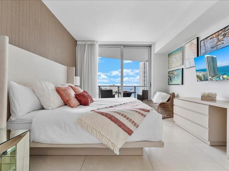 Beachside Contemporary Residence in Lyfe