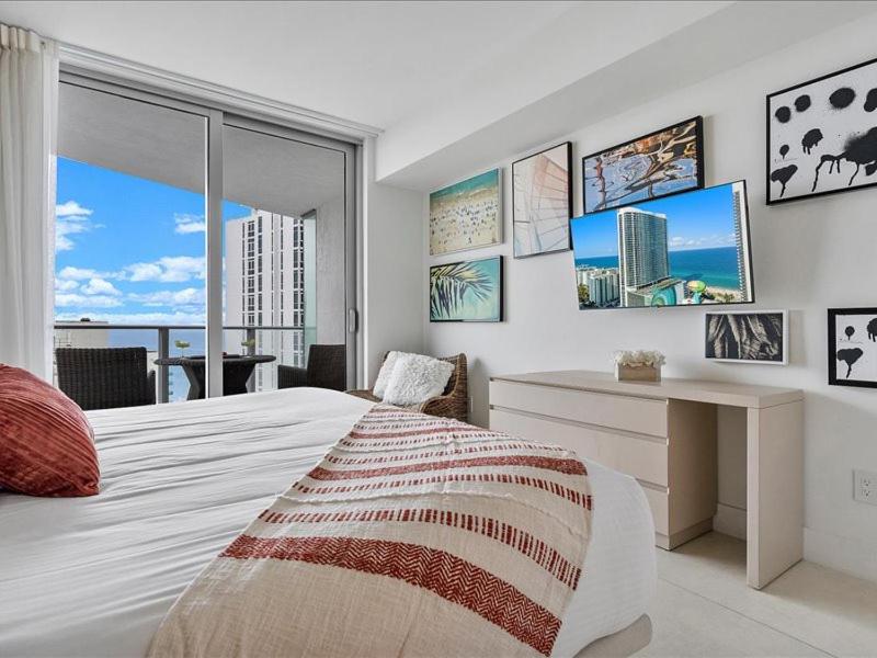 Beachside Contemporary Residence in Lyfe