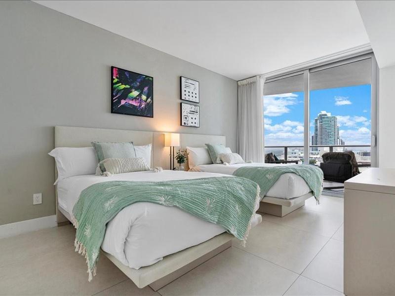 Beachside Contemporary Residence in Lyfe