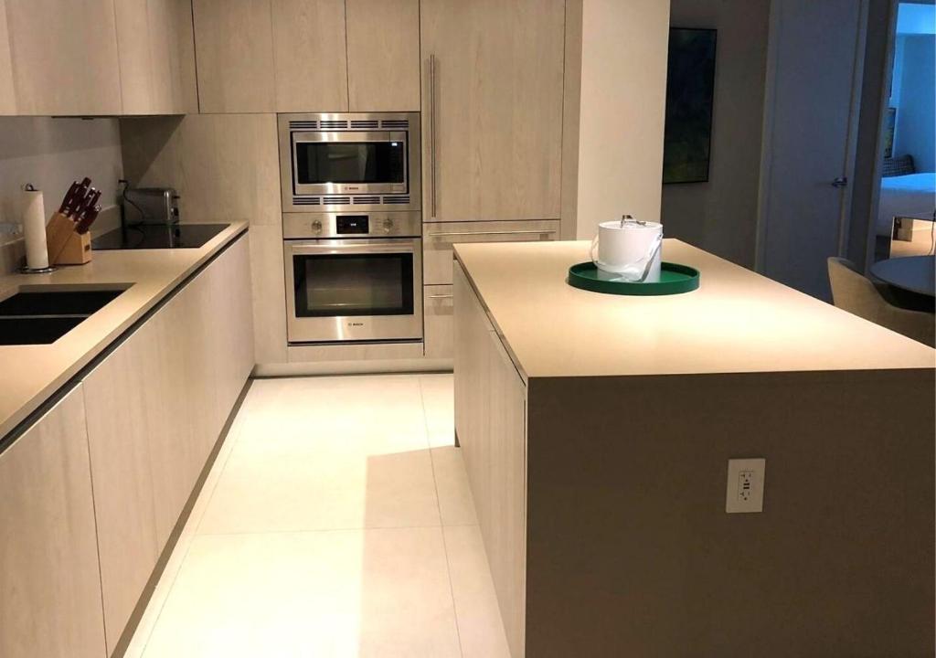 Life Resort on Miami Hollywood BeachFront by MRA