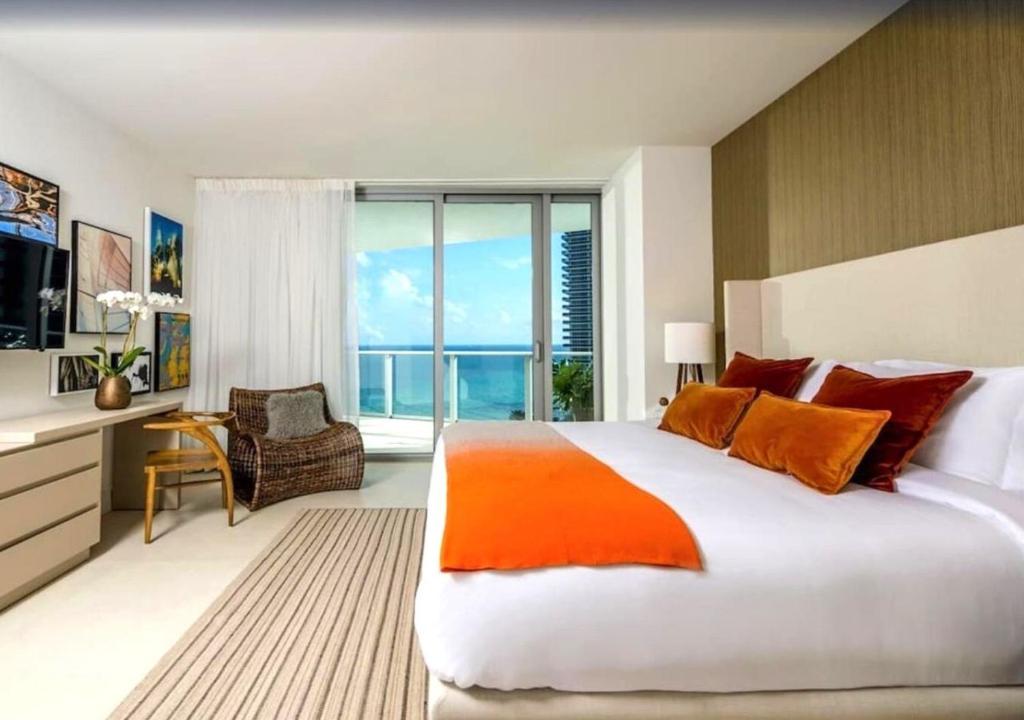 Life Resort on Miami Hollywood BeachFront by MRA