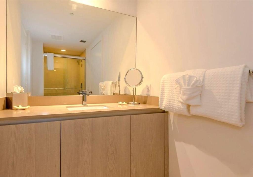 Life Resort on Miami Hollywood BeachFront by MRA