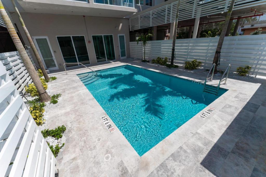 Lux 3BR City-View Retreat in Hollywood, 4th Floor