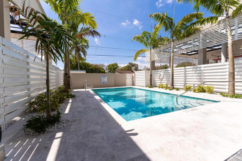 Lux 3BR City-View Retreat in Hollywood, 4th Floor