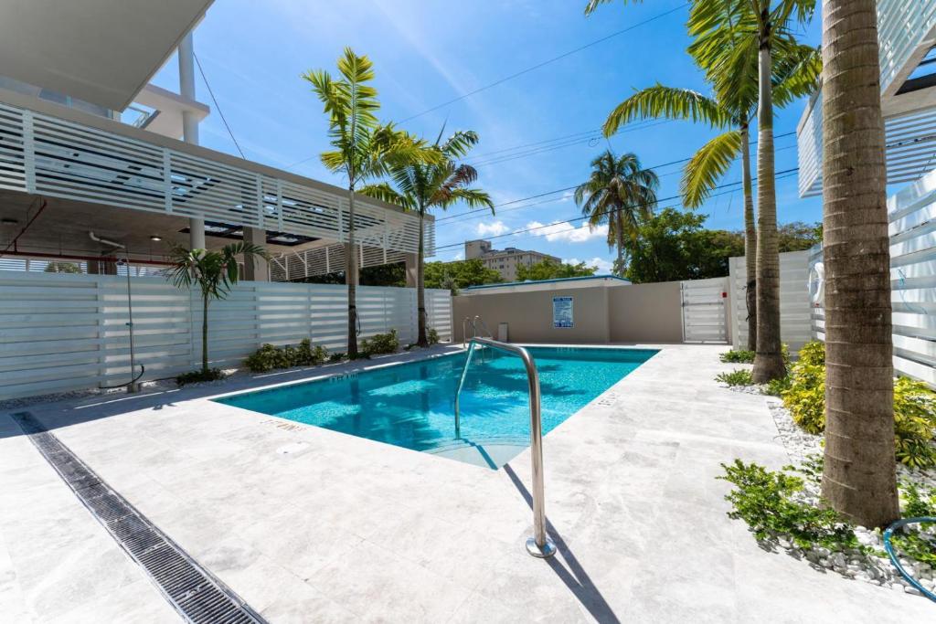 Lux 3BR City-View Retreat in Hollywood, 4th Floor