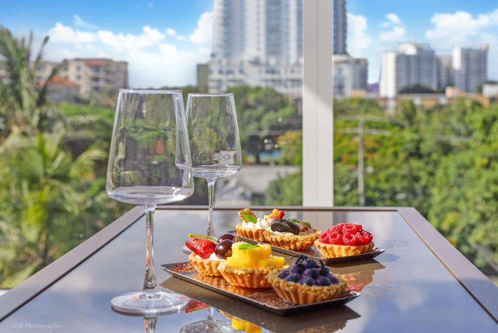 Lux 3BR City-View Retreat in Hollywood, 5th Floor