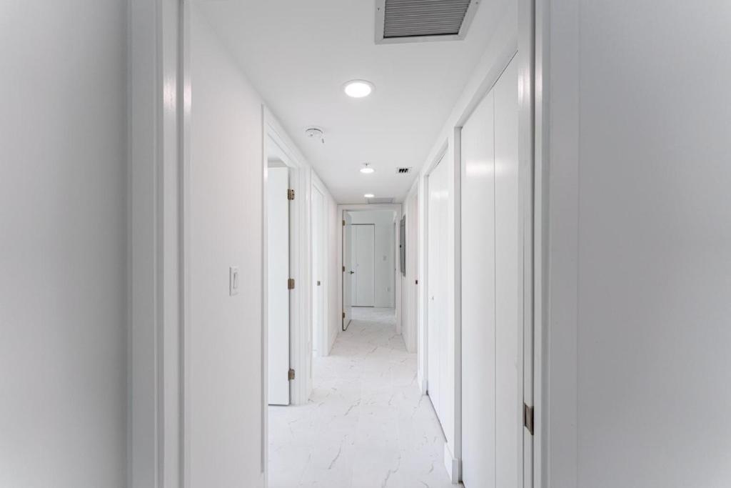 Lux 3BR City-View Retreat in Hollywood, 5th Floor